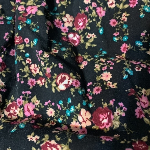 Forever 21 medium women’s romper, pit to pit 16", length 31" - Picture 3 of 6